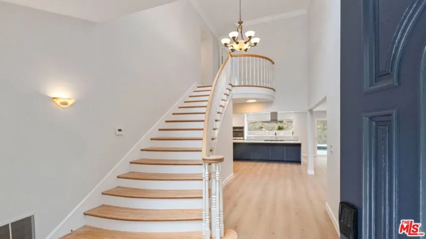 22540 Margarita Drive, Woodland Hills, California 91364