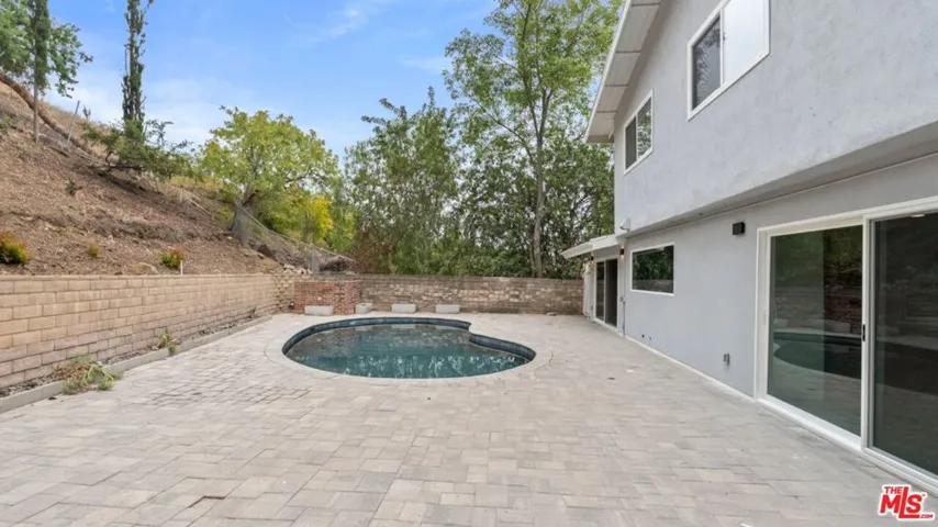 22540 Margarita Drive, Woodland Hills, California 91364