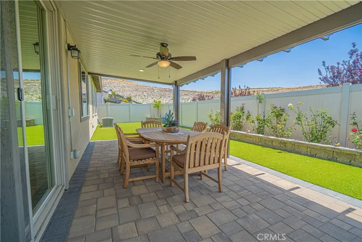 28824 Rise Court, Canyon Country, California 91350
