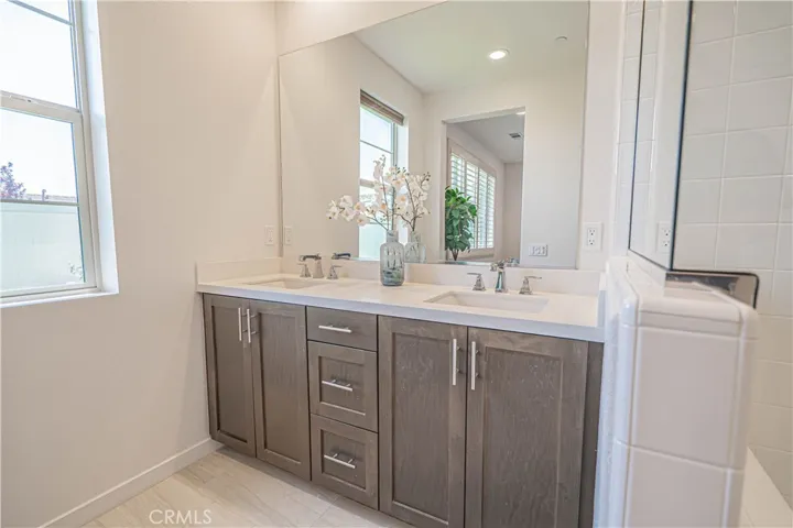28824 Rise Court, Canyon Country, California 91350