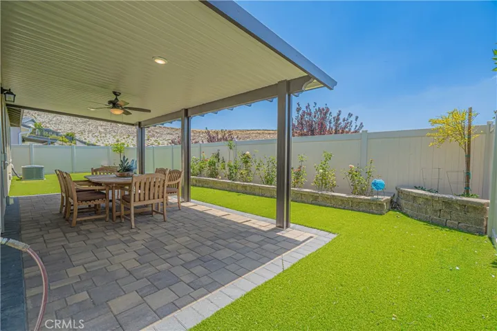 28824 Rise Court, Canyon Country, California 91350