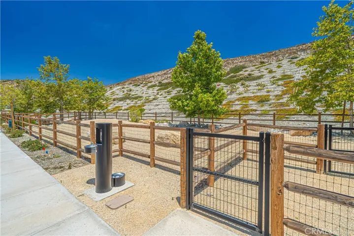 28824 Rise Court, Canyon Country, California 91350
