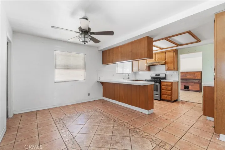 1738 N Wilmington, Wilmington, California 90744