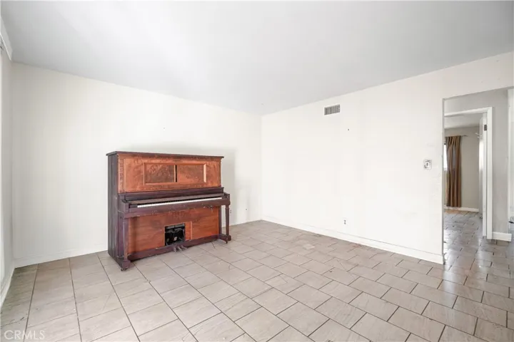 1738 N Wilmington, Wilmington, California 90744
