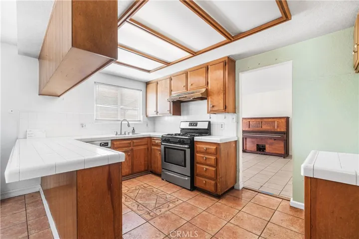 1738 N Wilmington, Wilmington, California 90744