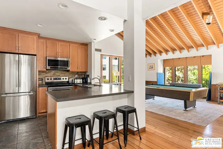 Community Kitchen & Rec Room
