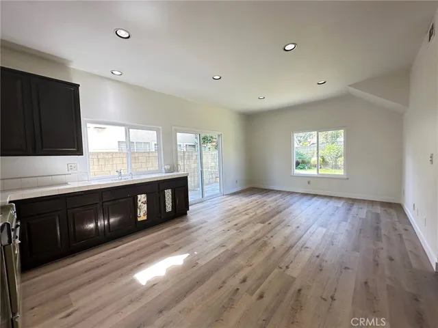 Kitchen-Family room---recessed lighting