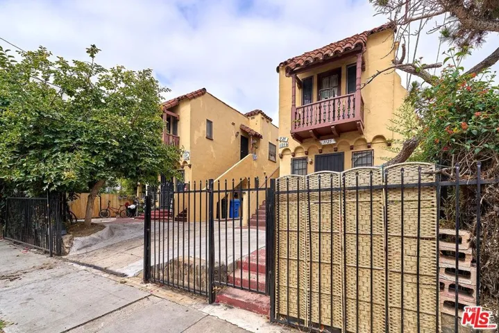 1125 S Ardmore Avenue, Los Angeles, California 90006