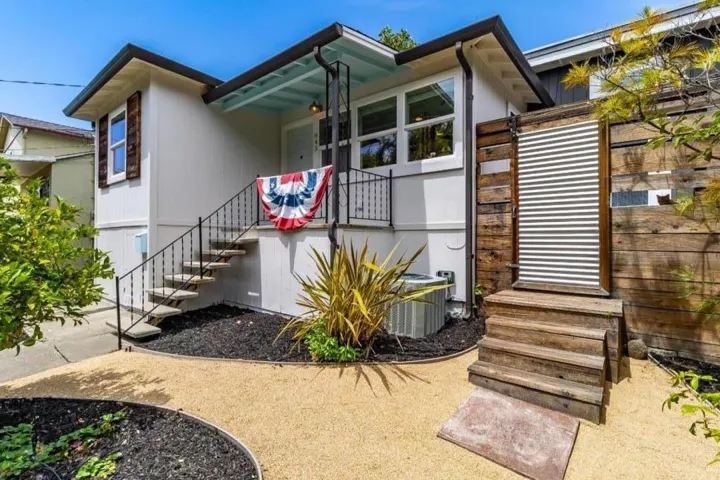 843 W I Street, Benicia, California 94510