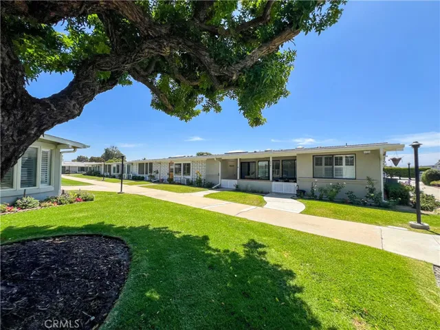 1621 Monterey Rd., Seal Beach, California 90740