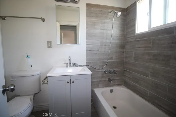 4954 Tweedy Boulevard B, South Gate, California 90280