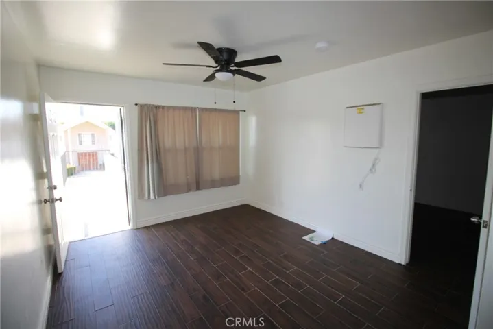 4954 Tweedy Boulevard B, South Gate, California 90280