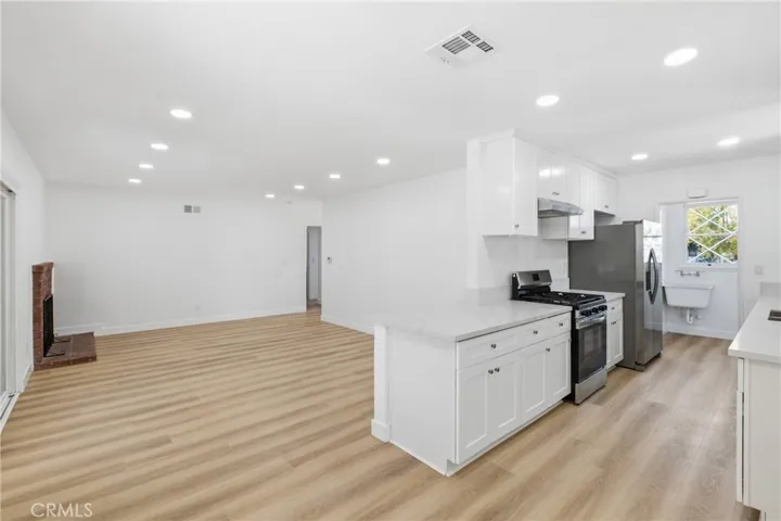 11251 Dronfield, Pacoima, California 91331