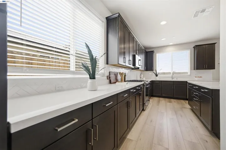 200 De Bord Dr, Tracy, California 95376
