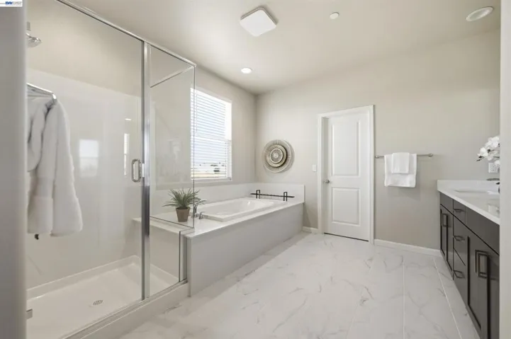 200 De Bord Dr, Tracy, California 95376
