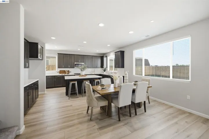 200 De Bord Dr, Tracy, California 95376