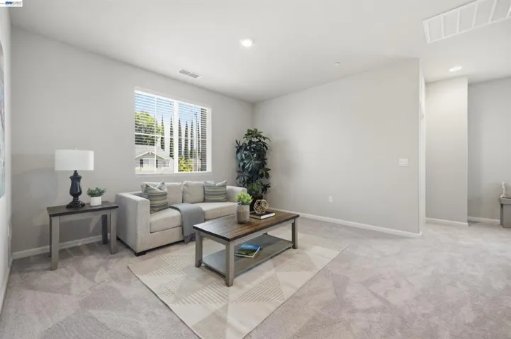200 De Bord Dr, Tracy, California 95376