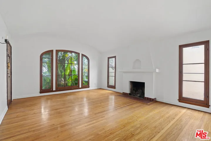 1150 Grant Avenue, Venice, California 90291