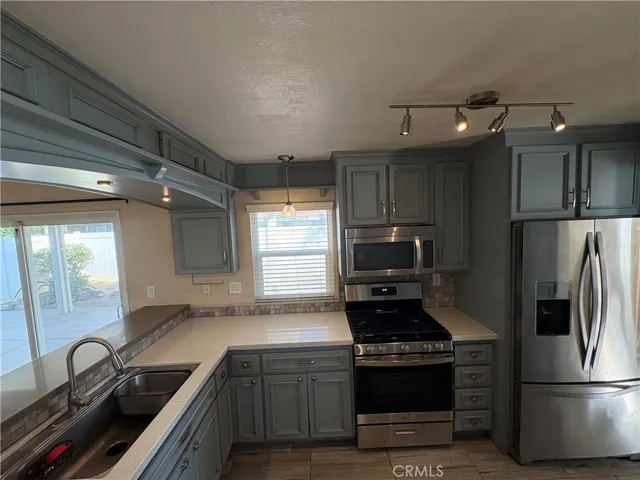 28561 Foxboro Lane, Highland, California 92346