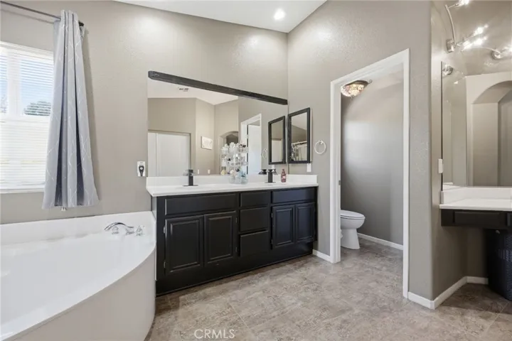 10 Villa Valtelena, Lake Elsinore, California 92532