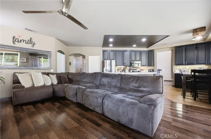 10 Villa Valtelena, Lake Elsinore, California 92532