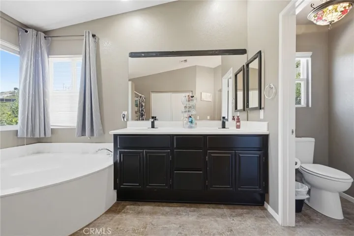 10 Villa Valtelena, Lake Elsinore, California 92532