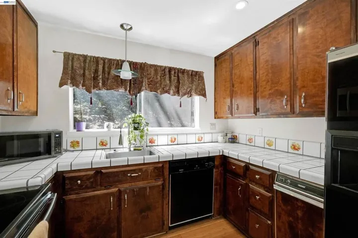 1743 Panda Way, Hayward, California 94541