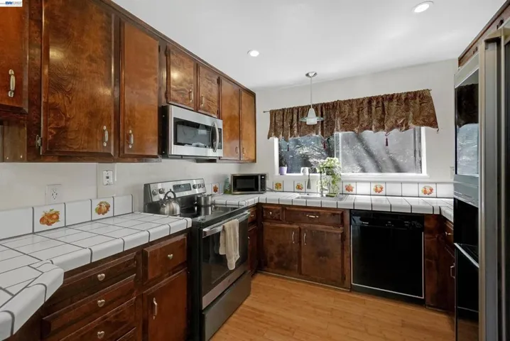1743 Panda Way, Hayward, California 94541