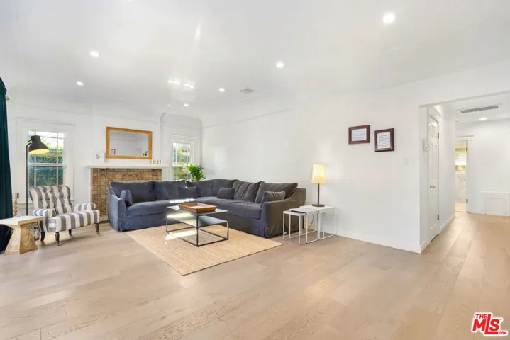 801 N Laurel Avenue, Los Angeles, California 90046