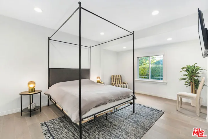 801 N Laurel Avenue, Los Angeles, California 90046