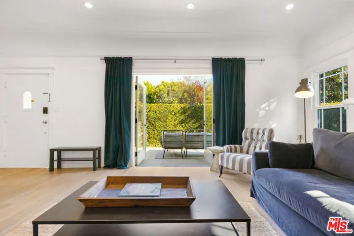 801 N Laurel Avenue, Los Angeles, California 90046