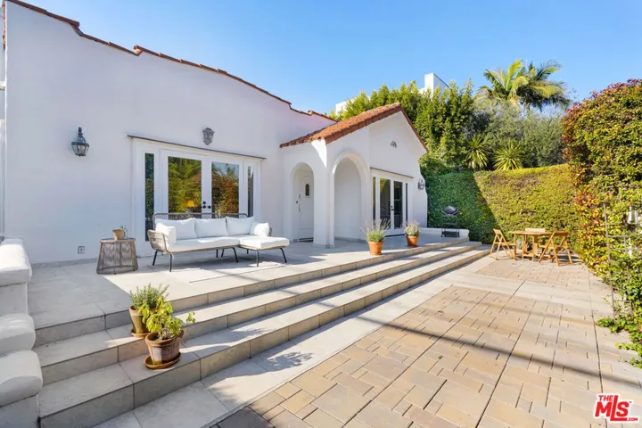 801 N Laurel Avenue, Los Angeles, California 90046