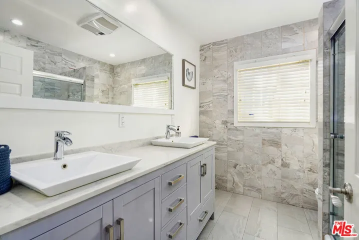 801 N Laurel Avenue, Los Angeles, California 90046