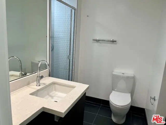 2nd Bathroom