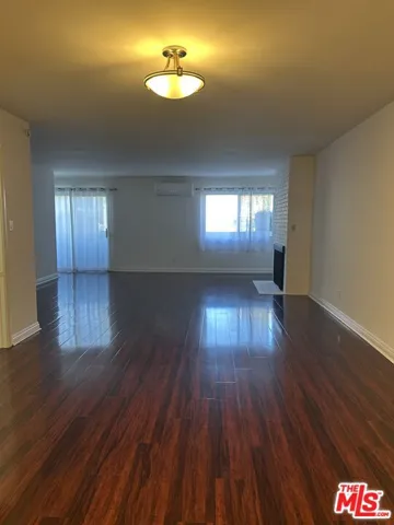 2452 Chelsea Place E, Santa Monica, California 90404