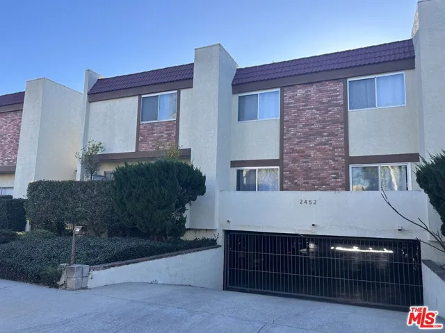 2452 Chelsea Place E, Santa Monica, California 90404