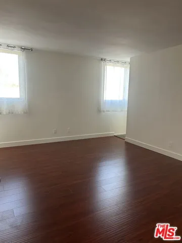2452 Chelsea Place E, Santa Monica, California 90404