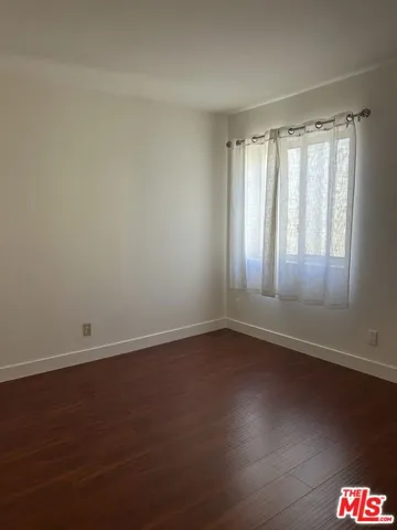 2452 Chelsea Place E, Santa Monica, California 90404