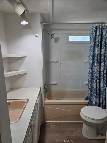 3040 Lakeview Drive, Nice, California 95464