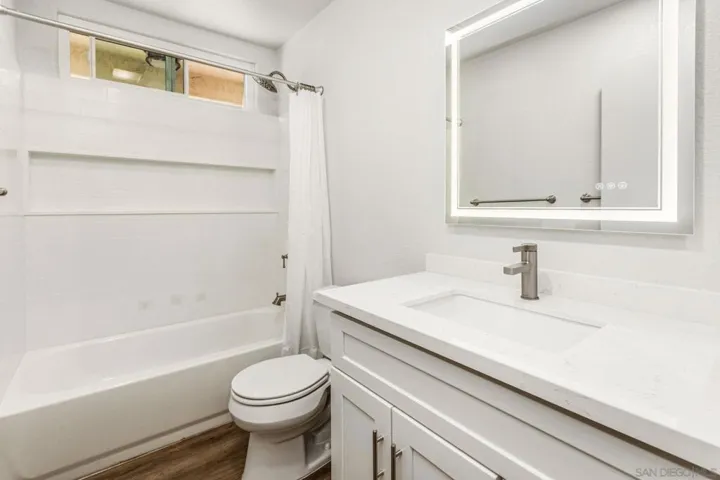 2102 Amorosa Glen, Escondido, California 92026