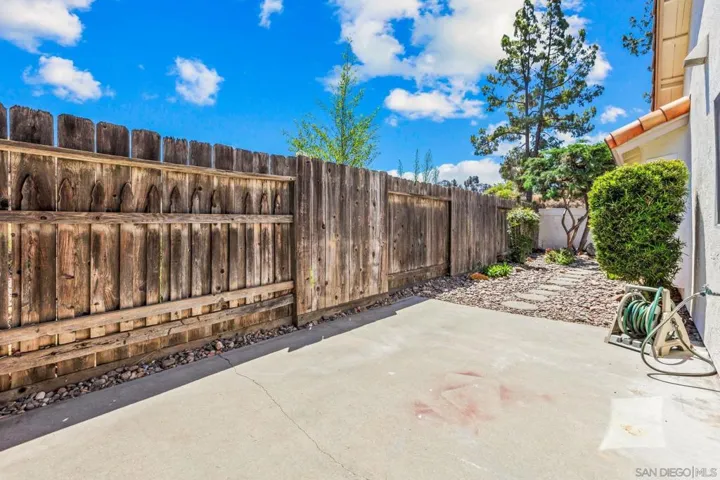 2102 Amorosa Glen, Escondido, California 92026