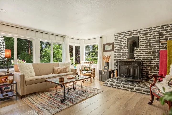 660 Spring Drive, Crestline, California 92325