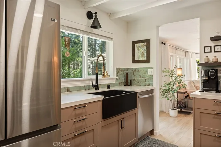 660 Spring Drive, Crestline, California 92325