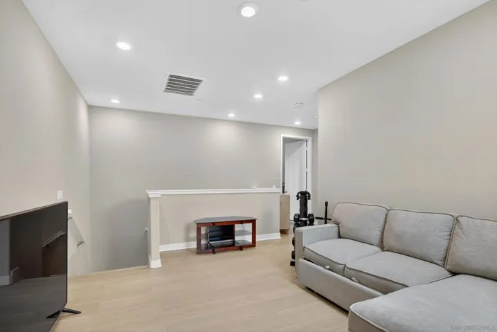 1733 Artemisia Ct, Carlsbad, California 92011
