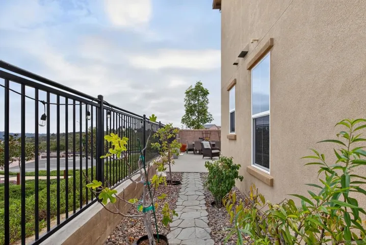 1733 Artemisia Ct, Carlsbad, California 92011