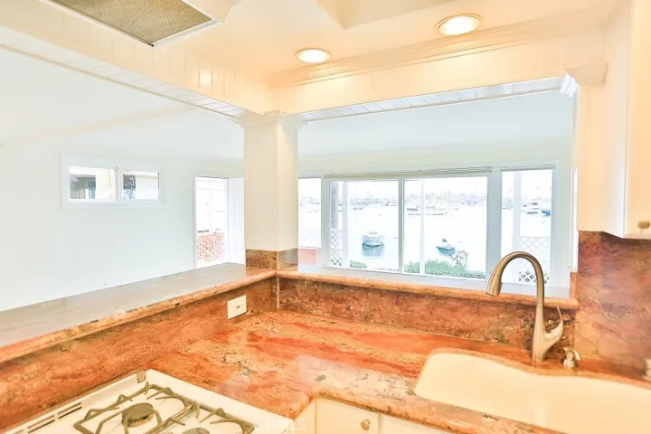 439 Via Lido Soud, Newport Beach, California 92663