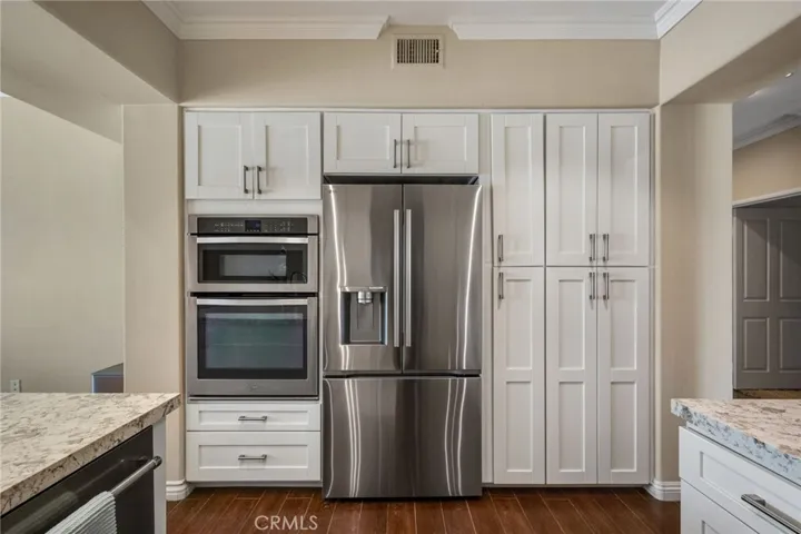 2600 213 Newport, Newport Beach, California 92663