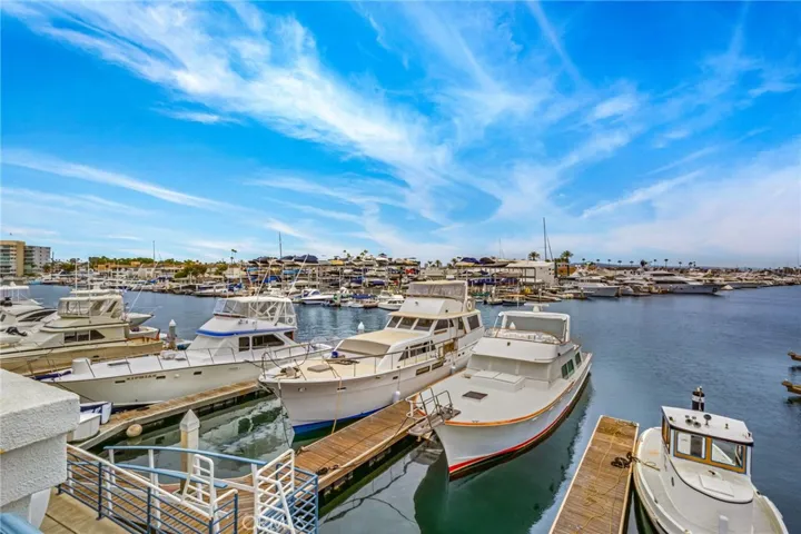 2600 213 Newport, Newport Beach, California 92663