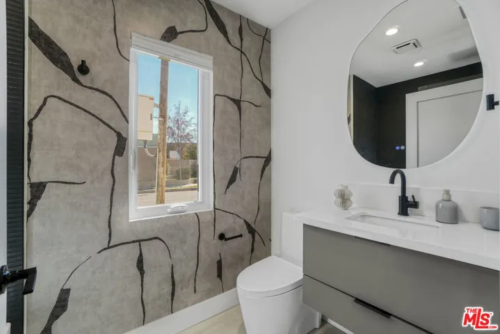 11959 W Juniette Street, Culver City, California 90230