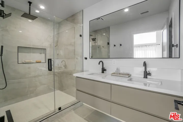 11959 W Juniette Street, Culver City, California 90230
